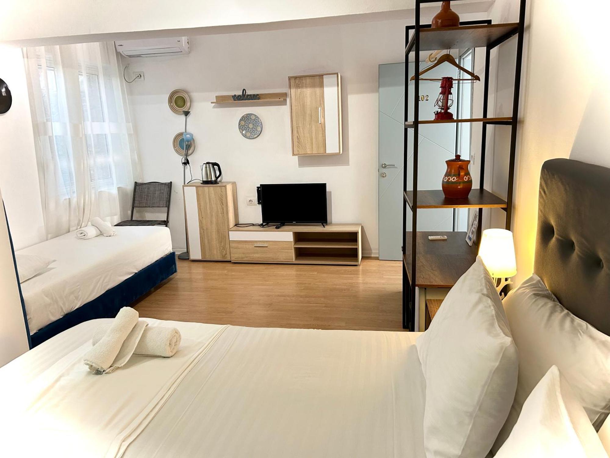 Budget Retreat Tirana & Studios المظهر الخارجي الصورة